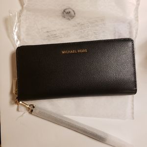 Michael Kors Continental Wallet